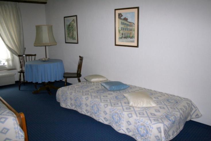 Hotel Zum Alten Schweizer Twann Værelse billede